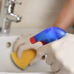 Χρησιμοποιείτε χλωρίνη στο καθάρισμα; Διατρέχετε μεγάλο κίνδυνο υγείας – Τι βρήκαν οι επιστήμονες!