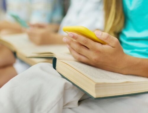 Η Σουηδία επενδύει πάνω από 100 εκατ. ευρώ για την αντικατάσταση των tablet με παραδοσιακά έντυπα σχολικά βιβλία